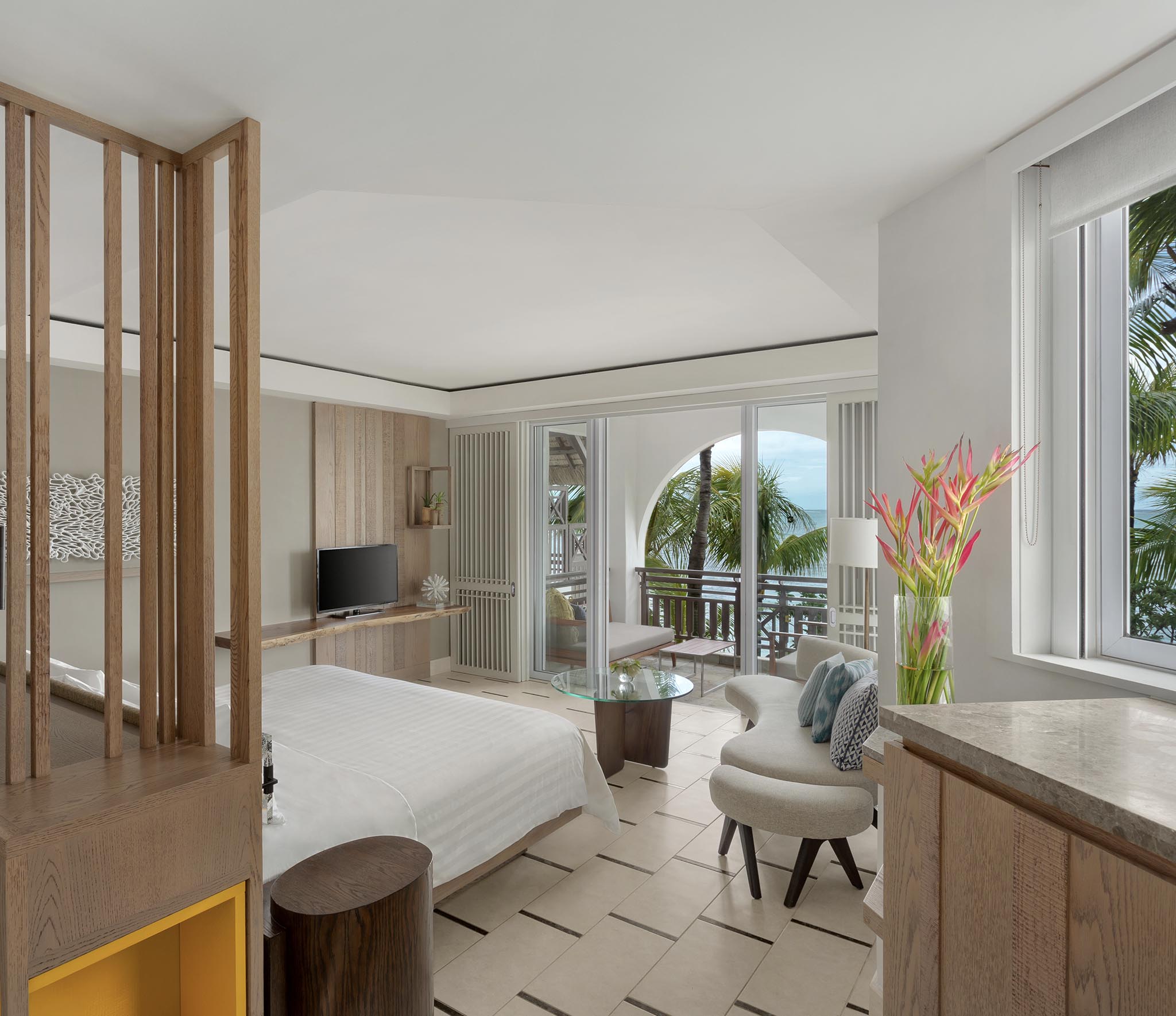 Shangri-La-Mauritius_0003_Junior Suite Frangipani Club_Ocean View King_Bedroom_2