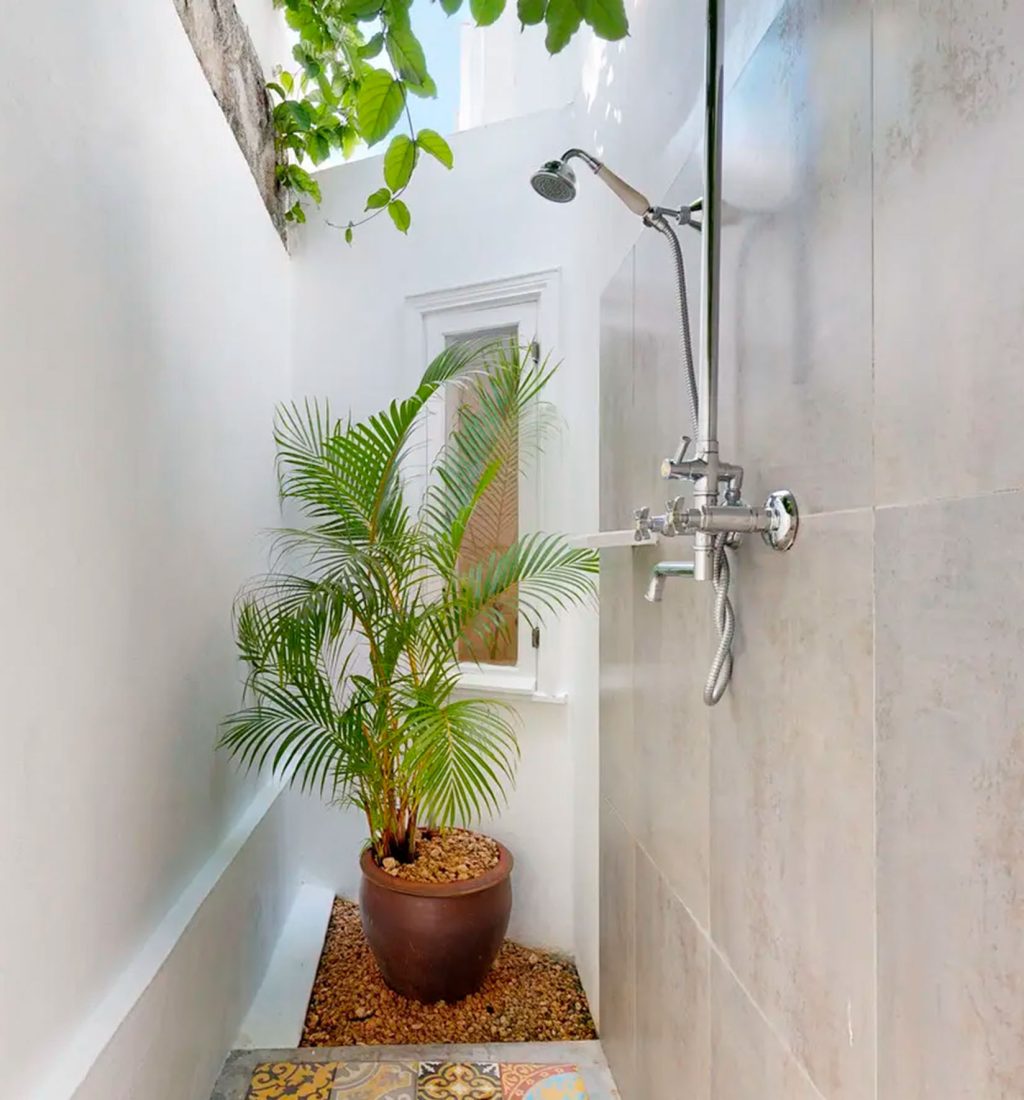 Charm Room - nogle værelser har udendørs bruser