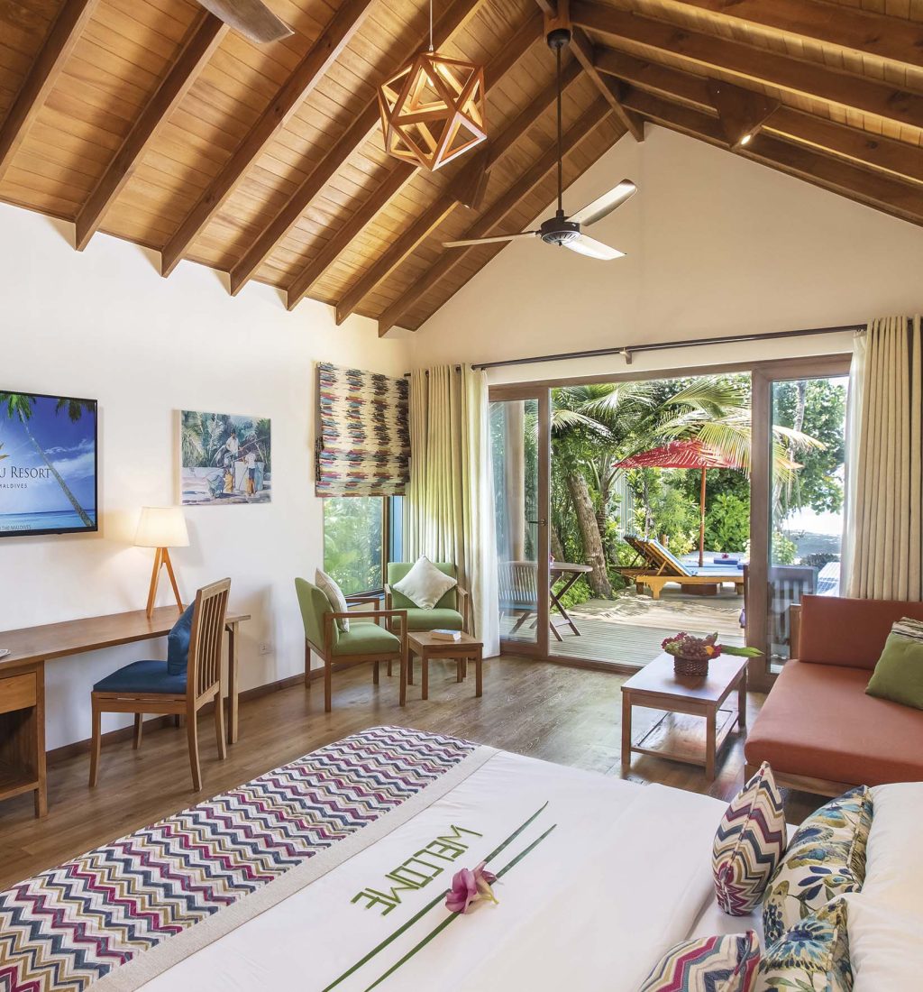 Pool-strandvilla-terasse-doer-Deluxe-Beach-Pool-Villa-Reethi-Faru