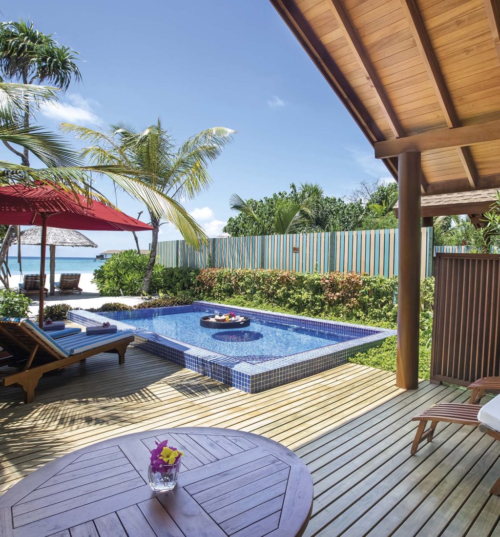 Pool-strandvilla-terrasse-Deluxe-Beach-Pool-Villa-Reethi-Faru