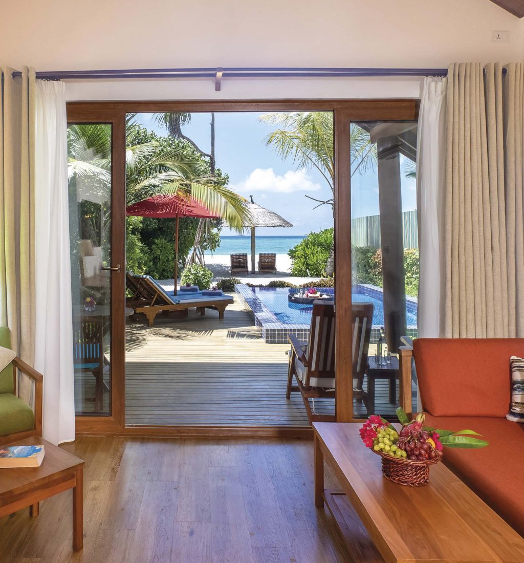 Pool-strandvilla-udsigt-Deluxe-Beach-Pool-Villa-Reethi-Faru