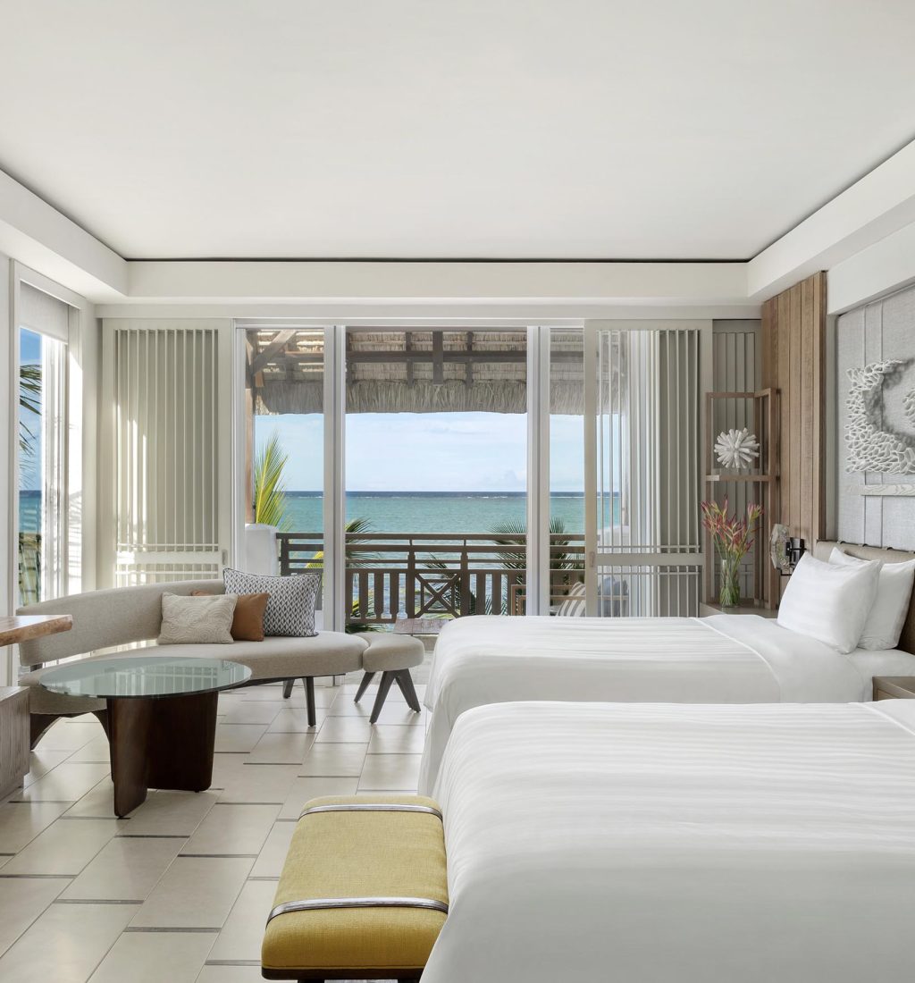 Shangri-La-Mauritius_0001_Junior Suite Frangipani Club_Ocean View Twin_Bedroom