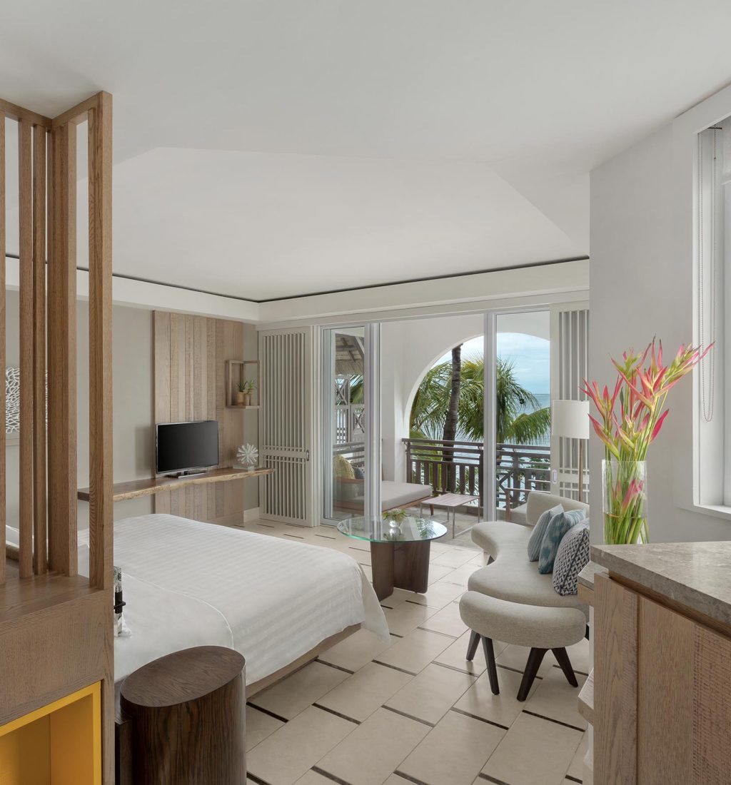 Shangri-La-Mauritius_0003_Junior Suite Frangipani Club_Ocean View King_Bedroom_2