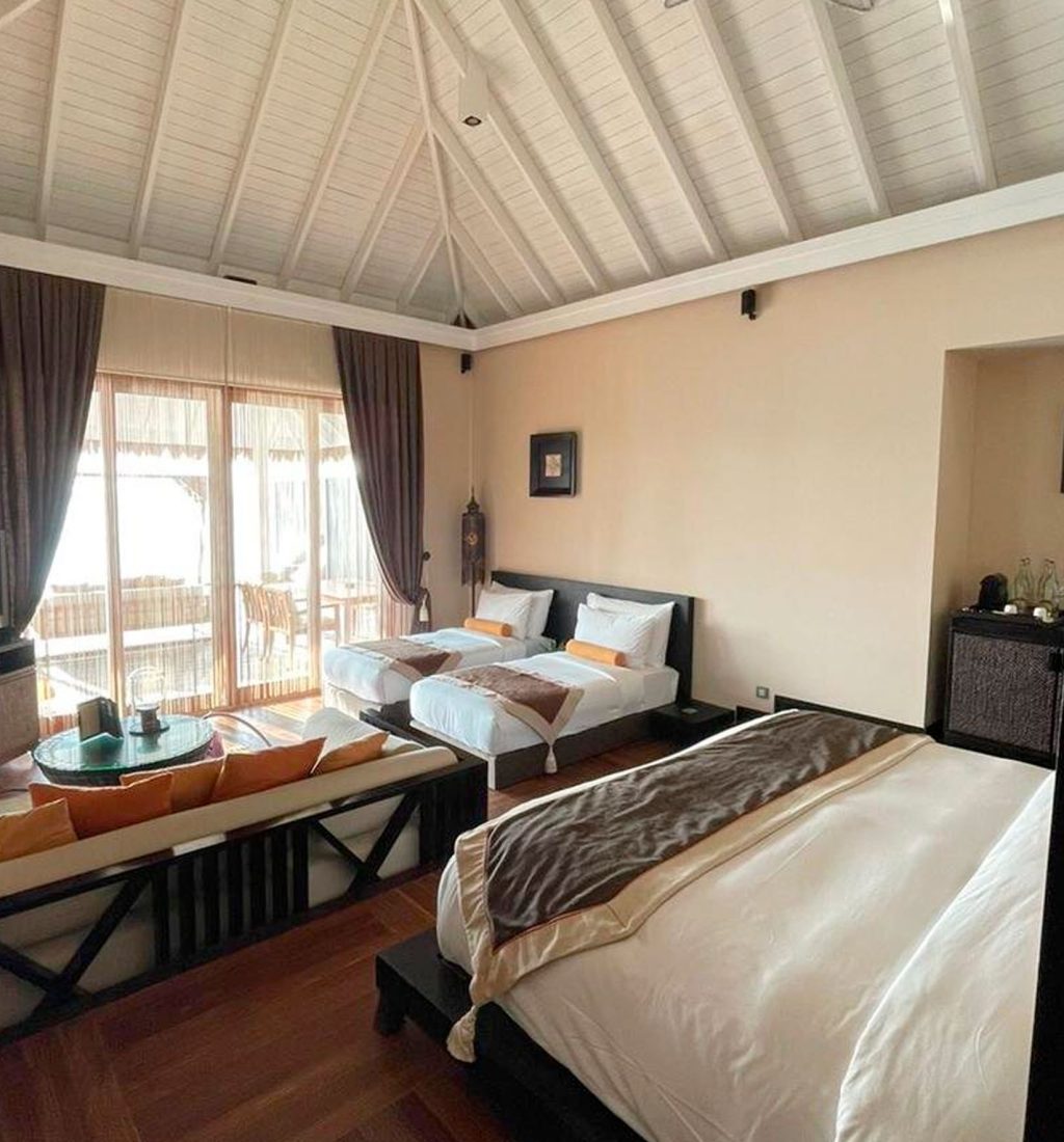 Sunset Family Lagoon Suite